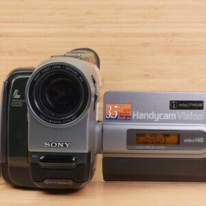 Sony Handycam CCD-TRV72 NTSC Video Hi8 Camcorder / Tested / Made in Japan